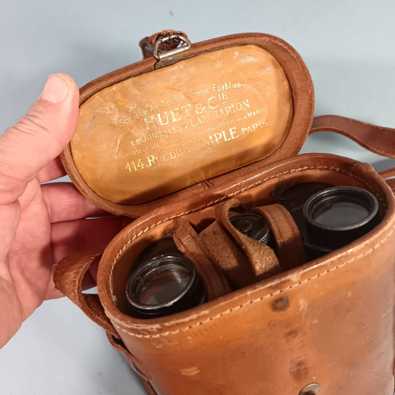 PAIRE DE JUMELLES D'OFFICIER 1914 1918 AVEC SILHOUETTES DE CAVALIER ET DE FANTASSIN MINISTERE DE LA GUERRE HUET & CIE PARIS