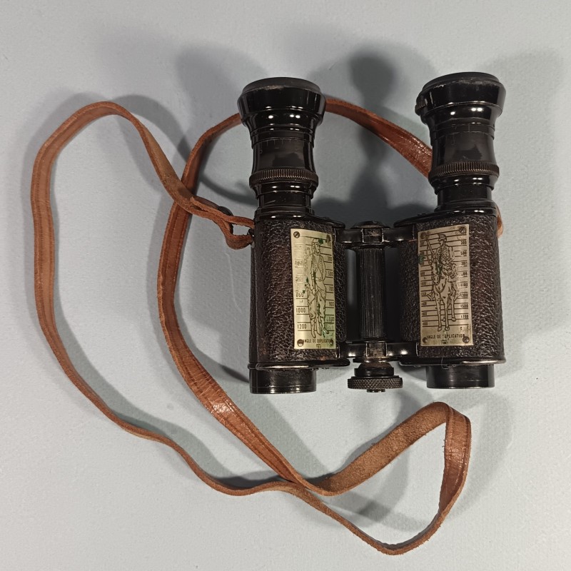 PAIRE DE JUMELLES D'OFFICIER 1914 1918 AVEC SILHOUETTES DE CAVALIER ET DE FANTASSIN MINISTERE DE LA GUERRE HUET & CIE PARIS