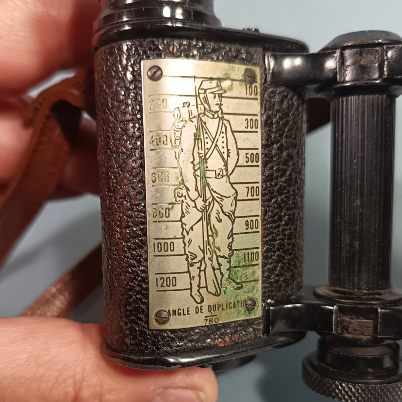 PAIRE DE JUMELLES D'OFFICIER 1914 1918 AVEC SILHOUETTES DE CAVALIER ET DE FANTASSIN MINISTERE DE LA GUERRE HUET & CIE PARIS