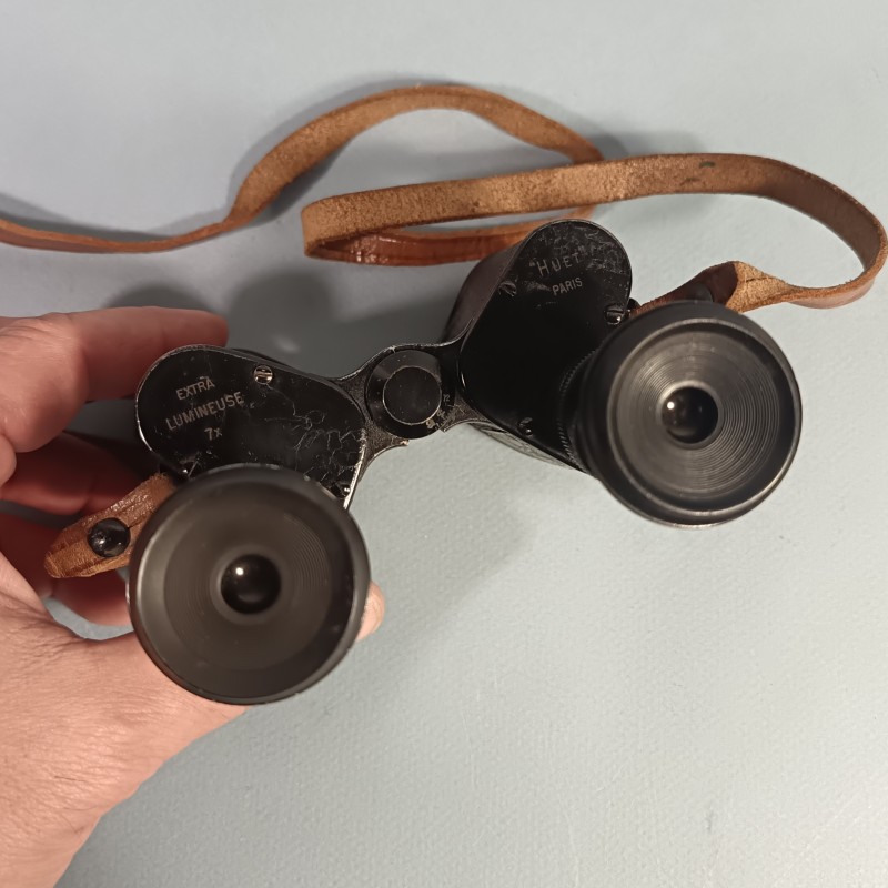 PAIRE DE JUMELLES D'OFFICIER 1914 1918 AVEC SILHOUETTES DE CAVALIER ET DE FANTASSIN MINISTERE DE LA GUERRE HUET & CIE PARIS