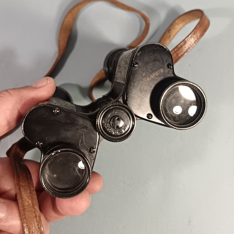 PAIRE DE JUMELLES D'OFFICIER 1914 1918 AVEC SILHOUETTES DE CAVALIER ET DE FANTASSIN MINISTERE DE LA GUERRE HUET & CIE PARIS