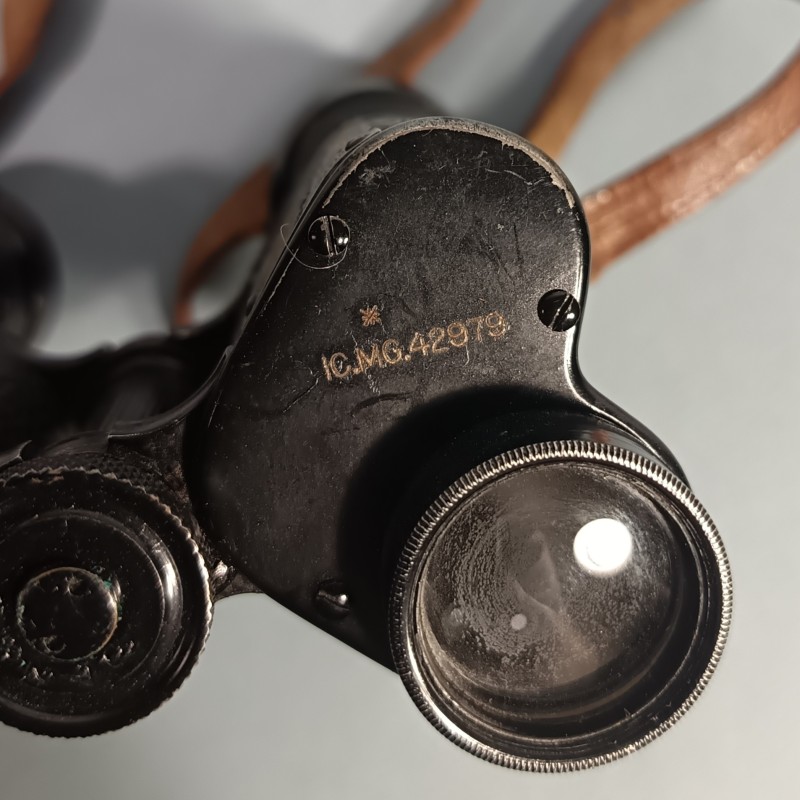 PAIRE DE JUMELLES D'OFFICIER 1914 1918 AVEC SILHOUETTES DE CAVALIER ET DE FANTASSIN MINISTERE DE LA GUERRE HUET & CIE PARIS