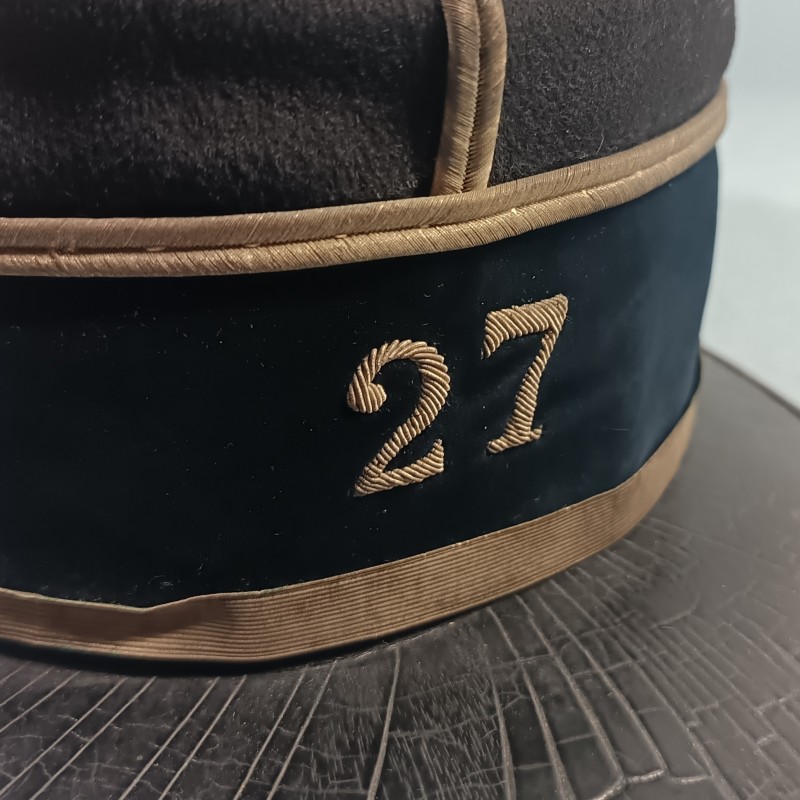 SUPERBE !! KEPI D'ADJUDANT DU 27 ème BCA BATAILLON DE CHASSEURS ALPINS MODELE 1884 - 1886 CHIFFRES BRODES EN CANNETILLE ARGENT