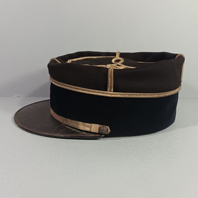 SUPERBE !! KEPI D'ADJUDANT DU 27 ème BCA BATAILLON DE CHASSEURS ALPINS MODELE 1884 - 1886 CHIFFRES BRODES EN CANNETILLE ARGENT