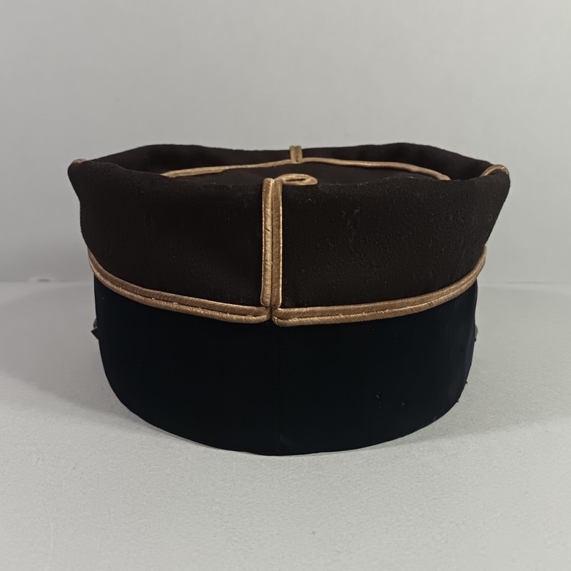 SUPERBE !! KEPI D'ADJUDANT DU 27 ème BCA BATAILLON DE CHASSEURS ALPINS MODELE 1884 - 1886 CHIFFRES BRODES EN CANNETILLE ARGENT