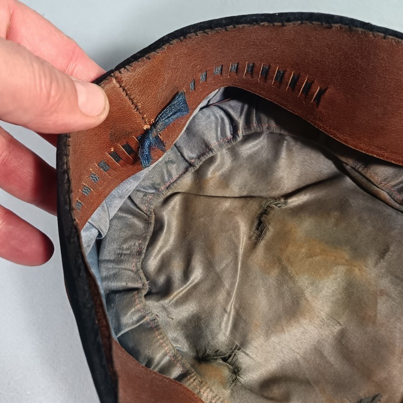 SUPERBE !! KEPI D'ADJUDANT DU 27 ème BCA BATAILLON DE CHASSEURS ALPINS MODELE 1884 - 1886 CHIFFRES BRODES EN CANNETILLE ARGENT