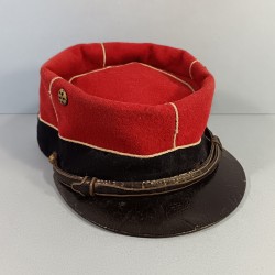 RARE !! KEPI TROUPE INFIRMIER MILITAIRE MODELE 1884 SOUTACHE BLANCHE JUGULAIRE FANTAISIE TAILLE 57 MATRICULE 718