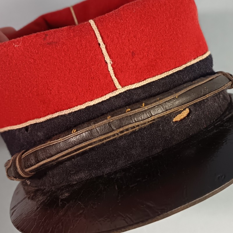 RARE !! KEPI TROUPE INFIRMIER MILITAIRE MODELE 1884 SOUTACHE BLANCHE JUGULAIRE FANTAISIE TAILLE 57 MATRICULE 718