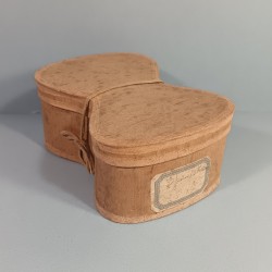 EPAULETTES D'ADJUDANT DE BATAILLON DE CHASSEURS A PIED OU CHASSEURS ALPINS EN BOITE TROISIEME REPUBLIQUE ET TENUE 1931