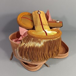 EPAULETTES D'ADJUDANT DE BATAILLON DE CHASSEURS A PIED OU CHASSEURS ALPINS EN BOITE TROISIEME REPUBLIQUE ET TENUE 1931