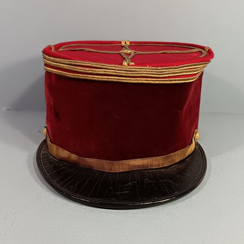 KEPI DU SERVICE DE SANTE DES ARMEES MEDECIN MILITAIRE CAPITAINE MODELE 1919 - 1931 SECONDE GUERRE 1939 - 1945 TAILLE 59