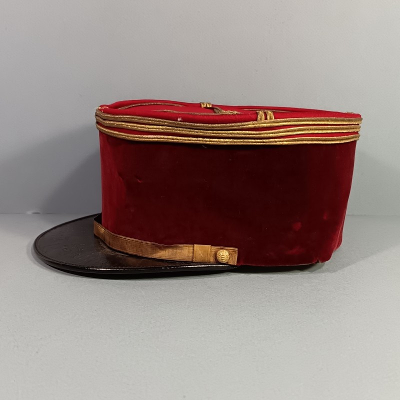 KEPI DU SERVICE DE SANTE DES ARMEES MEDECIN MILITAIRE CAPITAINE MODELE 1919 - 1931 SECONDE GUERRE 1939 - 1945 TAILLE 59