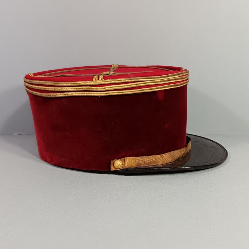 KEPI DU SERVICE DE SANTE DES ARMEES MEDECIN MILITAIRE CAPITAINE MODELE 1919 - 1931 SECONDE GUERRE 1939 - 1945 TAILLE 59