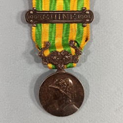 FRANCE MEDAILLE DE L'EXPEDITION DE CHINE AVEC SA BARRETTE CHINE 1900 1901 MEDAILLE EN ARGENT 55 JOURS DE PEKIN