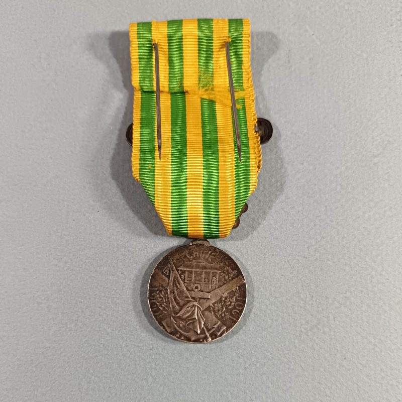 FRANCE MEDAILLE DE L'EXPEDITION DE CHINE AVEC SA BARRETTE CHINE 1900 1901 MEDAILLE EN ARGENT 55 JOURS DE PEKIN