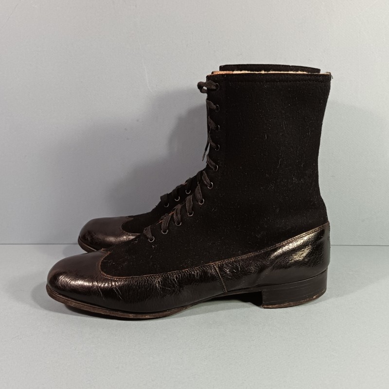 PAIRE DE BOTTINES EN CUIR ET FEUTRE NOIR FOURREES VERS 1900 1914 POUR TENUES D'OFFICIER TAILLE 1940-41