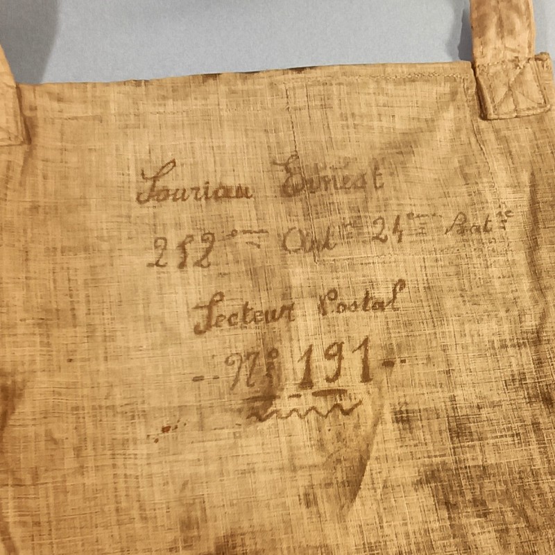 RARE MASQUE A GAZ M2 GUERRE 1914 1918 RARE TOILE BLEUE MUSETTE DE TRANSPORT ARTILLEUR AU 252 ème REGT D'ARTILLERIE