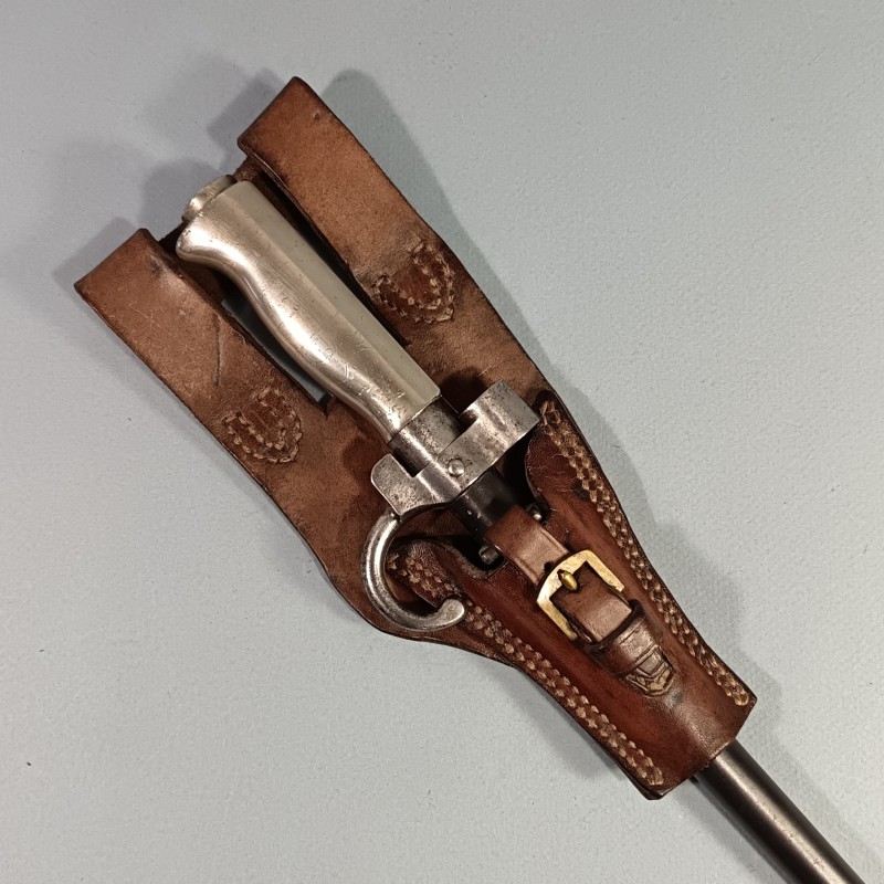 BAIONNETTE LEBEL MODELE 1886 PREMIER TYPE AVEC QUILLON POIGNEE MAILLECHORT "LA ROSALIE" GUERRE 1914 1918 AVEC SON CUIR