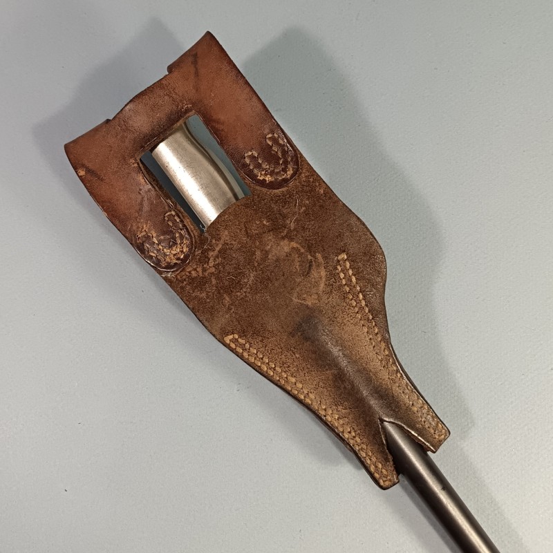 BAIONNETTE LEBEL MODELE 1886 PREMIER TYPE AVEC QUILLON POIGNEE MAILLECHORT "LA ROSALIE" GUERRE 1914 1918 AVEC SON CUIR