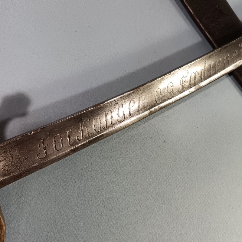 SABRE BRIQUET INFANTERIE MODELE AN IX PREMIER EMPIRE GARDE BOUTET ET LAME AVEC DEVISE EN NORVEGIEN AVEC SON FOURREAU