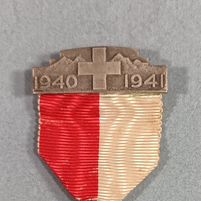 SUISSE MEDAILLE COMMEMORATIVE DE JUIN 1940 LA SUISSE ACCUEILLE LES REFUGIES DE FRANCE 1940 - 1941 CROIX ROUGE