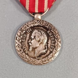 MEDAILLE EN ARGENT DE LA CAMPAGNE D'ITALIE NAPOLEON III 1859 SECOND EMPIRE SIGNEE BARRE