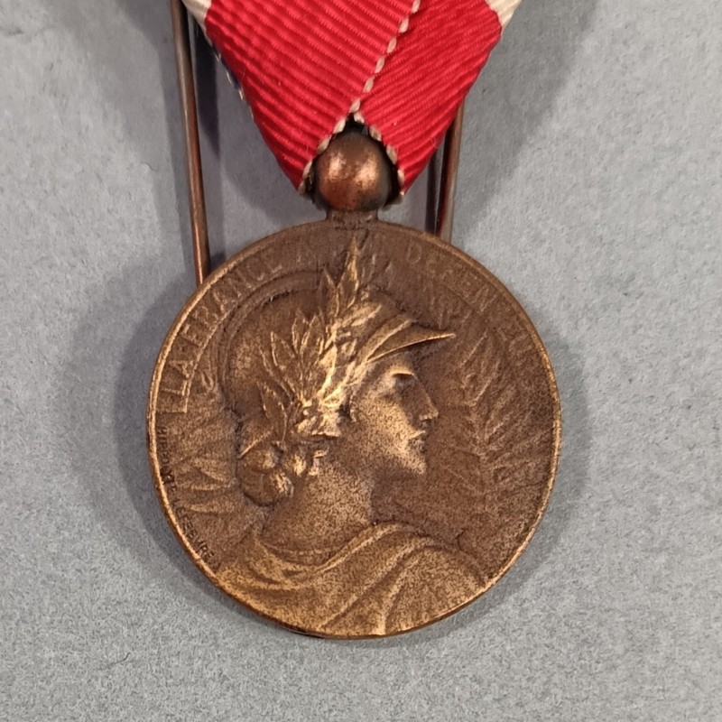 MEDAILLE ANCIENS COMBATTANTS LA FRANCE A SES DEFENSEURS FEDERATION NATIONALE DES AMICALES DE SOUS OFFICIERS DE RESERVES