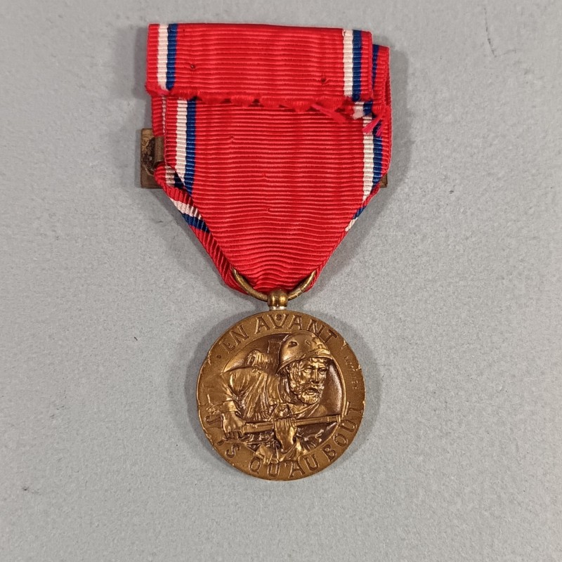 FRANCE MEDAILLE DE LA BATAILLE DE VERDUN ON NE PASSE PAS 21 FEVRIER 1916 PAR REVILLON AVEC BARRETTE VERDUN