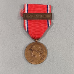 FRANCE MEDAILLE DE LA BATAILLE DE VERDUN ON NE PASSE PAS 21 FEVRIER 1916 PAR PRUDHOMME NON MARQUEE AVEC BARRETTE VERDUN