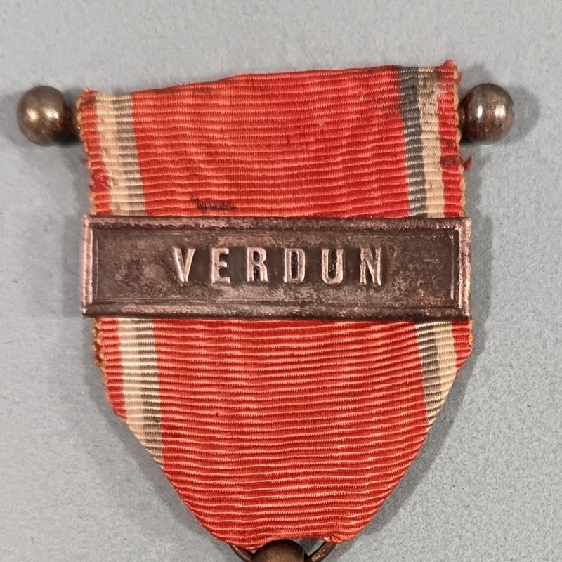FRANCE MEDAILLE DE LA BATAILLE DE VERDUN ON NE PASSE PAS 21 FEVRIER 1916 MODELE ANONYME AVEC BARRETTE VERDUN