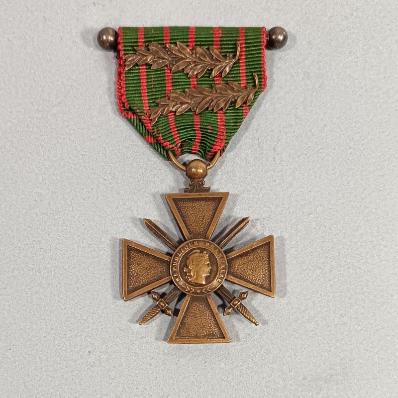 FRANCE CROIX DE GUERRE 1914-1915 AVEC DEUX PALMES POUR CITATIONS A L'ARMEE FRENCH WAR CROSS 1914 1918 ATTACHE A BOULES