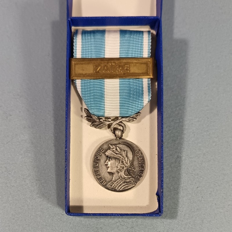 FRANCE MEDAILLE D'OUTRE MER AVEC BARRETTE ZAIRE FABRICATION PRIVEE PRECOCE BARRETTE ET MEDAILLE DELANDE EN BOITE