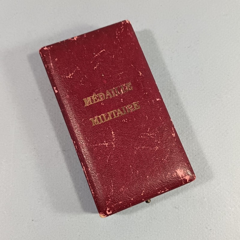 FRANCE ORDRE DE LA MEDAILLE MILITAIRE 3 ème REPUBLIQUE 1870 VALEUR ET DISCIPLINE EN ARGENT DANS SA BOITE
