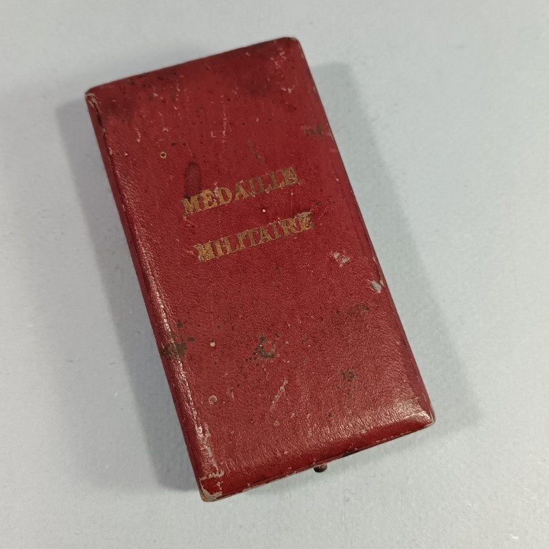FRANCE ORDRE DE LA MEDAILLE MILITAIRE 3 ème REPUBLIQUE 1870 VALEUR ET DISCIPLINE EN ARGENT DANS SA BOITE