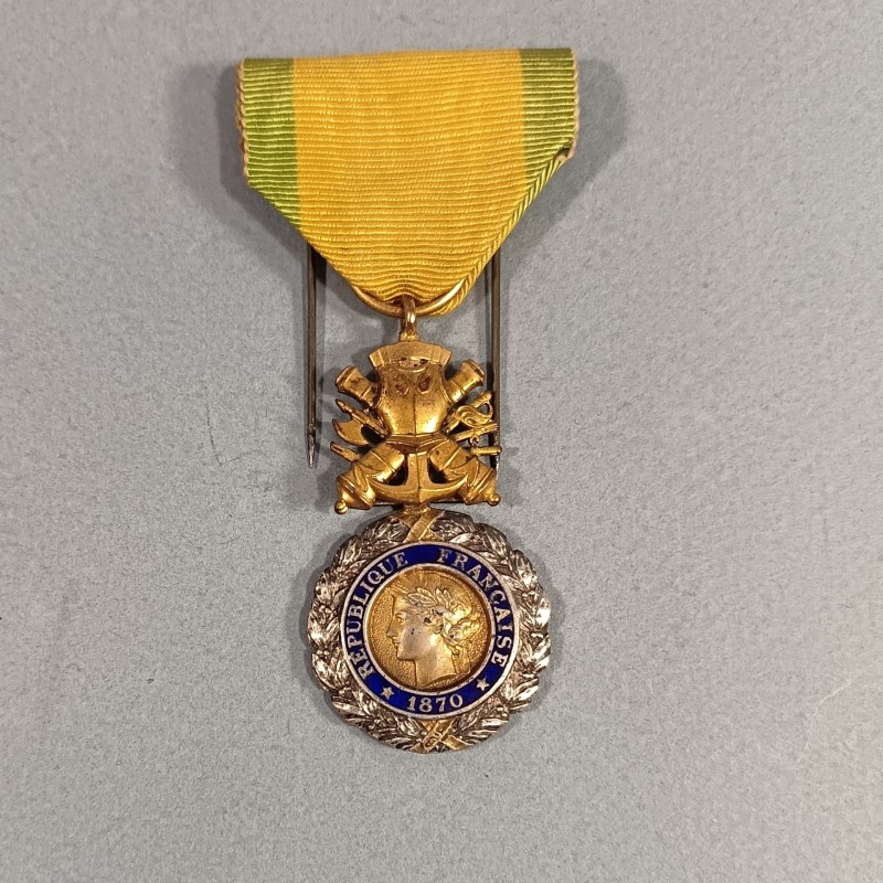 FRANCE ORDRE DE LA MEDAILLE MILITAIRE 3 ème REPUBLIQUE 1870 VALEUR ET DISCIPLINE EN ARGENT DANS SA BOITE