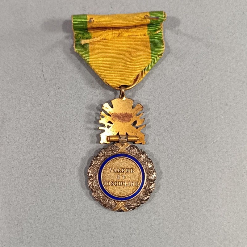 FRANCE ORDRE DE LA MEDAILLE MILITAIRE 3 ème REPUBLIQUE 1870 VALEUR ET DISCIPLINE EN ARGENT DANS SA BOITE
