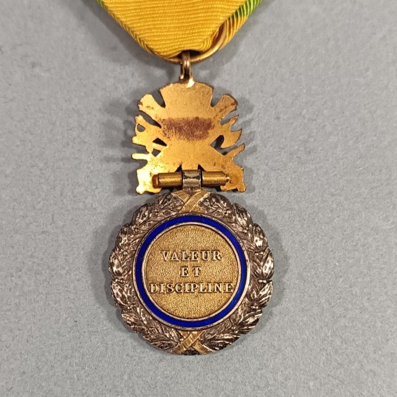FRANCE ORDRE DE LA MEDAILLE MILITAIRE 3 ème REPUBLIQUE 1870 VALEUR ET DISCIPLINE EN ARGENT DANS SA BOITE