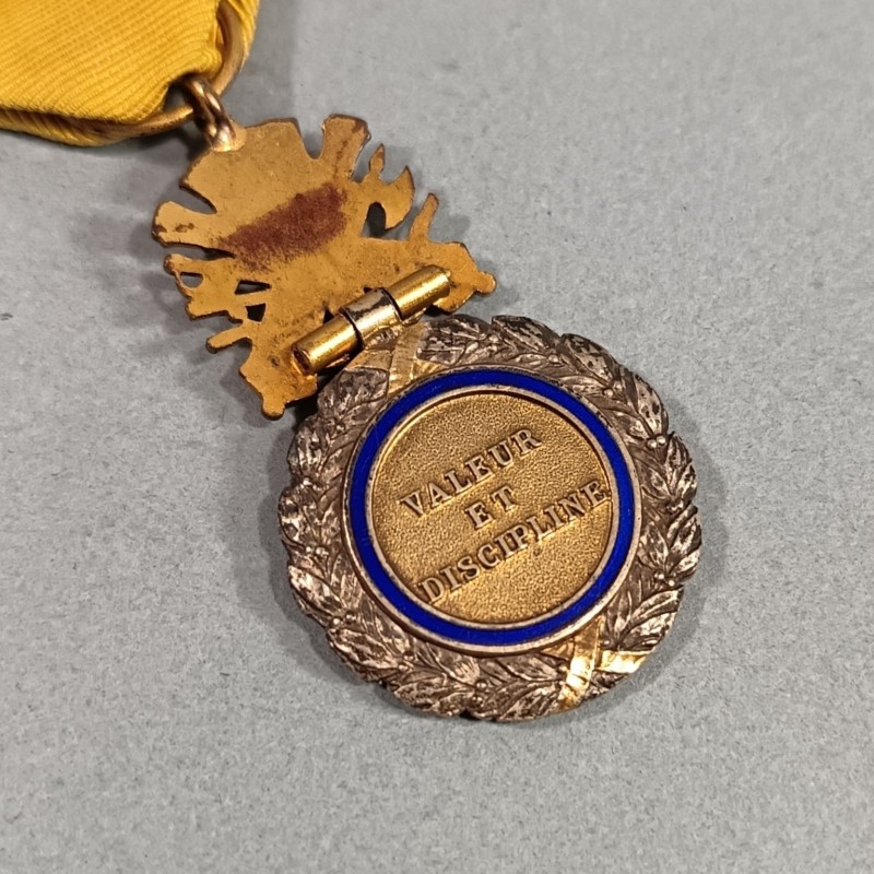 FRANCE ORDRE DE LA MEDAILLE MILITAIRE 3 ème REPUBLIQUE 1870 VALEUR ET DISCIPLINE EN ARGENT DANS SA BOITE