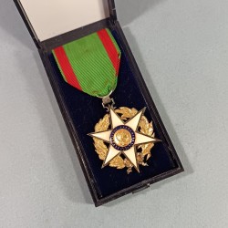 FRANCE MEDAILLE DE CHEVALIER DE L'ORDRE DU MERITE AGRICOLE FRANCAIS EN BOITE