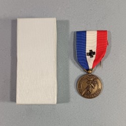 FRANCE MEDAILLE DU SOUVENIR FRANCAIS CLASSE BRONZE EN BOITE