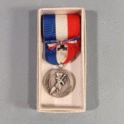 FRANCE MEDAILLE DU SOUVENIR FRANCAIS CLASSE ARGENT EN BOITE