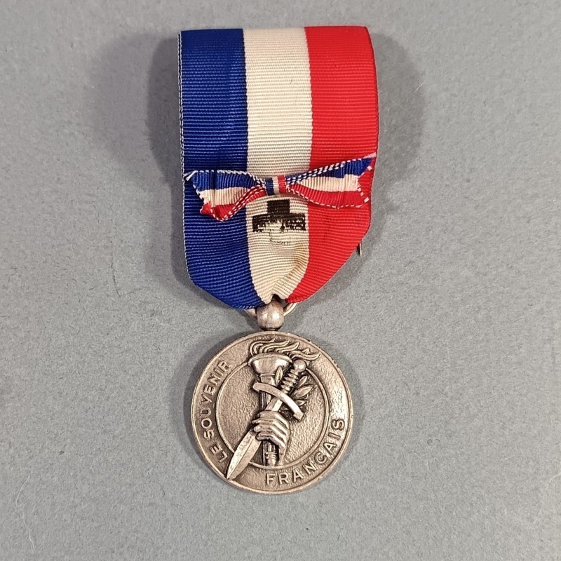 FRANCE MEDAILLE DU SOUVENIR FRANCAIS CLASSE ARGENT EN BOITE