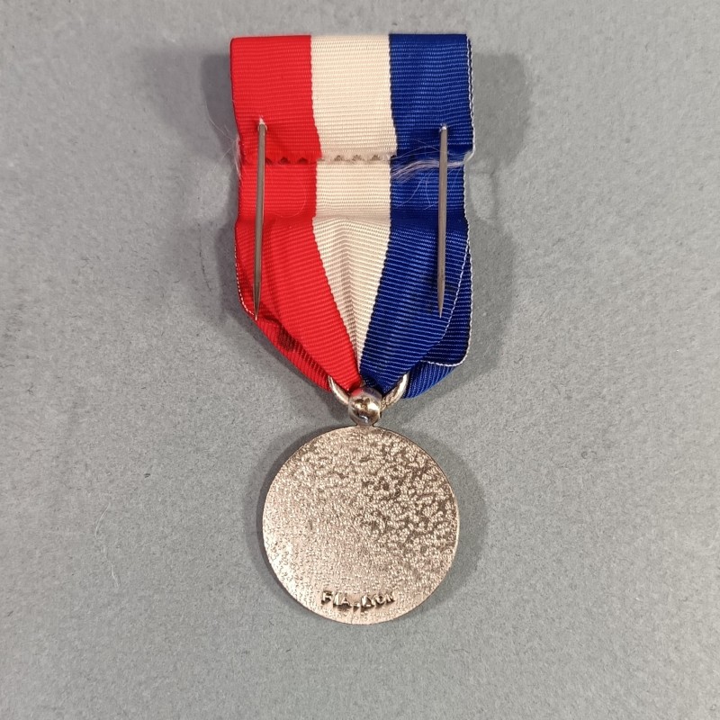 FRANCE MEDAILLE DU SOUVENIR FRANCAIS CLASSE ARGENT EN BOITE