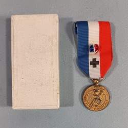 FRANCE MEDAILLE DU SOUVENIR FRANCAIS CLASSE OR EN BOITE