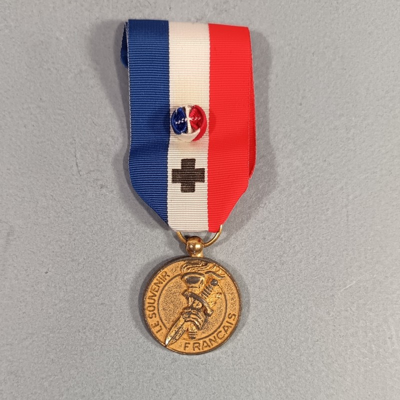 FRANCE MEDAILLE DU SOUVENIR FRANCAIS CLASSE OR EN BOITE