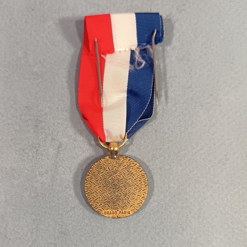 FRANCE MEDAILLE DU SOUVENIR FRANCAIS CLASSE OR EN BOITE