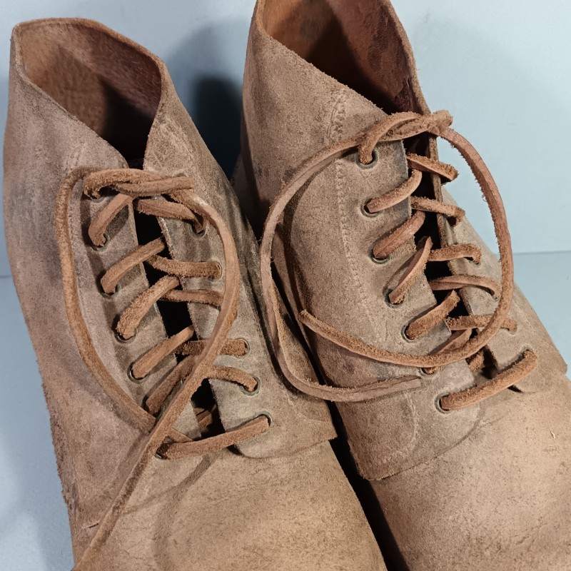 BRODEQUINS CHAUSSURES MILITAIRE EN CUIR MODELE 1917 TOUTES ARMES DATEES 1951 GRANDE TAILLE 29/4 43/44