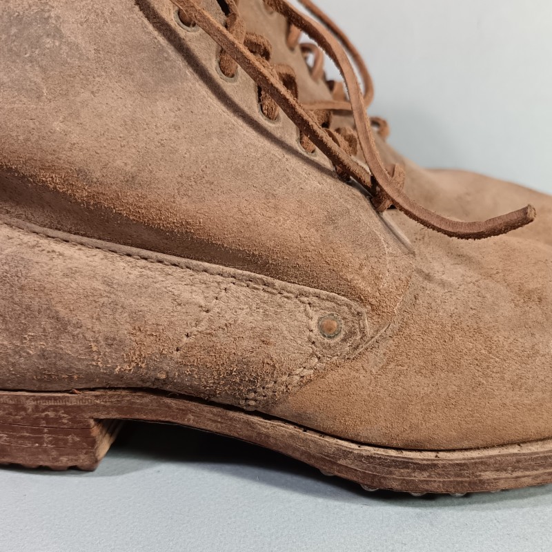 BRODEQUINS CHAUSSURES MILITAIRE EN CUIR MODELE 1917 TOUTES ARMES DATEES 1951 GRANDE TAILLE 29/4 43/44