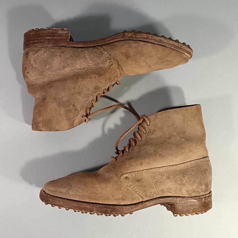 BRODEQUINS CHAUSSURES MILITAIRE EN CUIR MODELE 1917 TOUTES ARMES DATEES 1951 GRANDE TAILLE 29/4 43/44