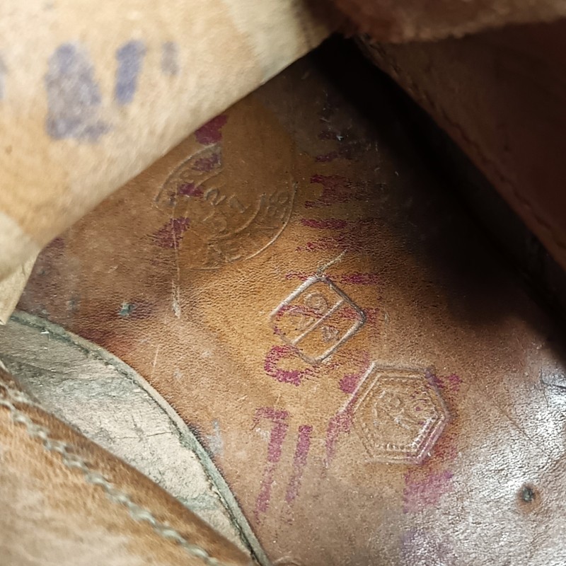 BRODEQUINS CHAUSSURES MILITAIRE EN CUIR MODELE 1917 TOUTES ARMES DATEES 1951 GRANDE TAILLE 29/4 43/44